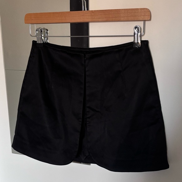 Marciano Mini Skirt W/ Built in Shorts - Picture 1 of 10